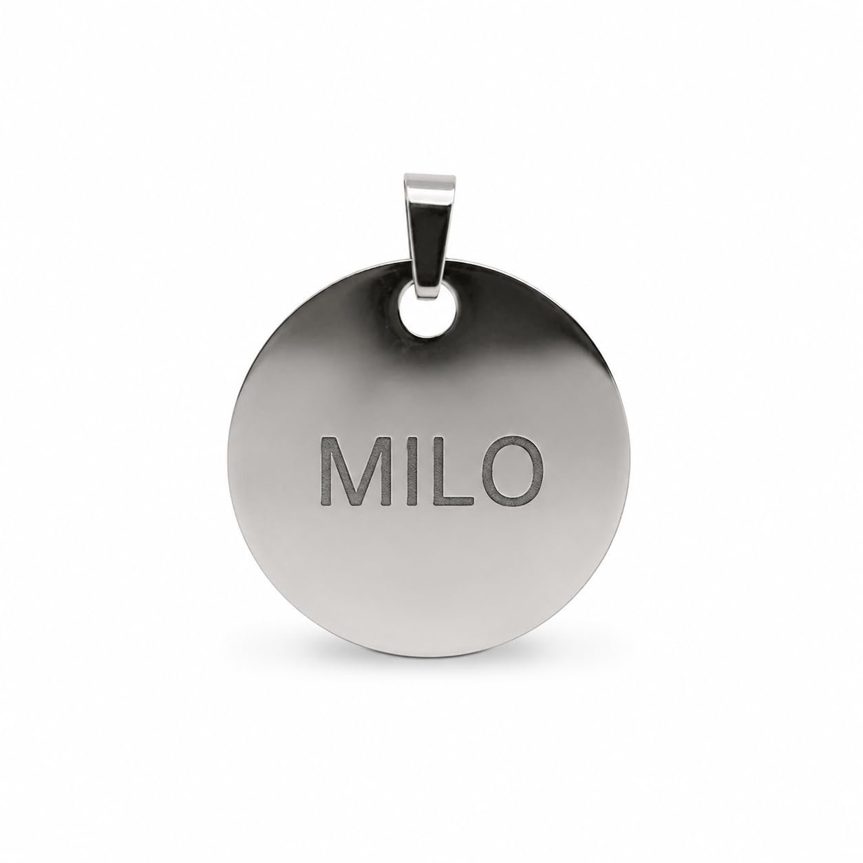 Médaille ronde en acier inoxydable poli miroir gravée du prénom Milo