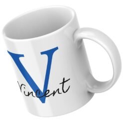 Mug personnalisé prénom avec initiale V bleue et prénom Vincent en calligraphie noire