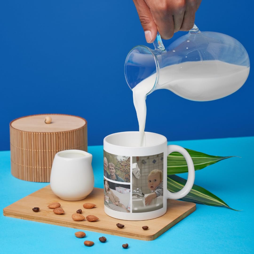 Mug personnalisé plusieurs photos sur une table de petit-déjeuner