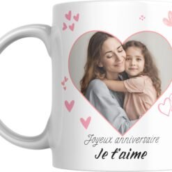 Mug photo cœur personnalisé avec texte Joyeux anniversaire, je t’aime