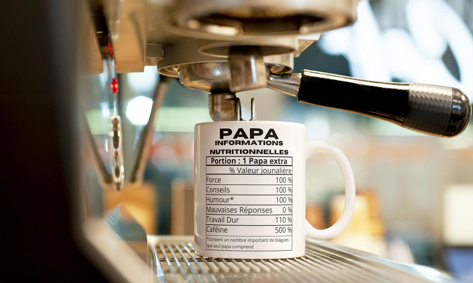 Mug papa humour sous une machine à expresso