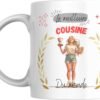 Mug meilleure cousine du monde avec jeune femme blonde illustrée tenant une coupe