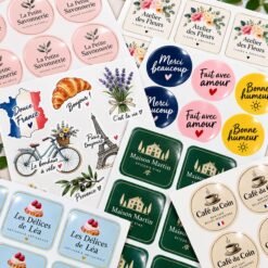 Planches de stickers personnalisés ronds et carrés aux bords arrondis avec des logos de boutiques