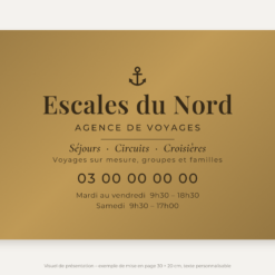 Plaque agent de voyage personnalisée en plexiglas or vieilli 30 × 20 cm, exemple au nom de Escales du Nord