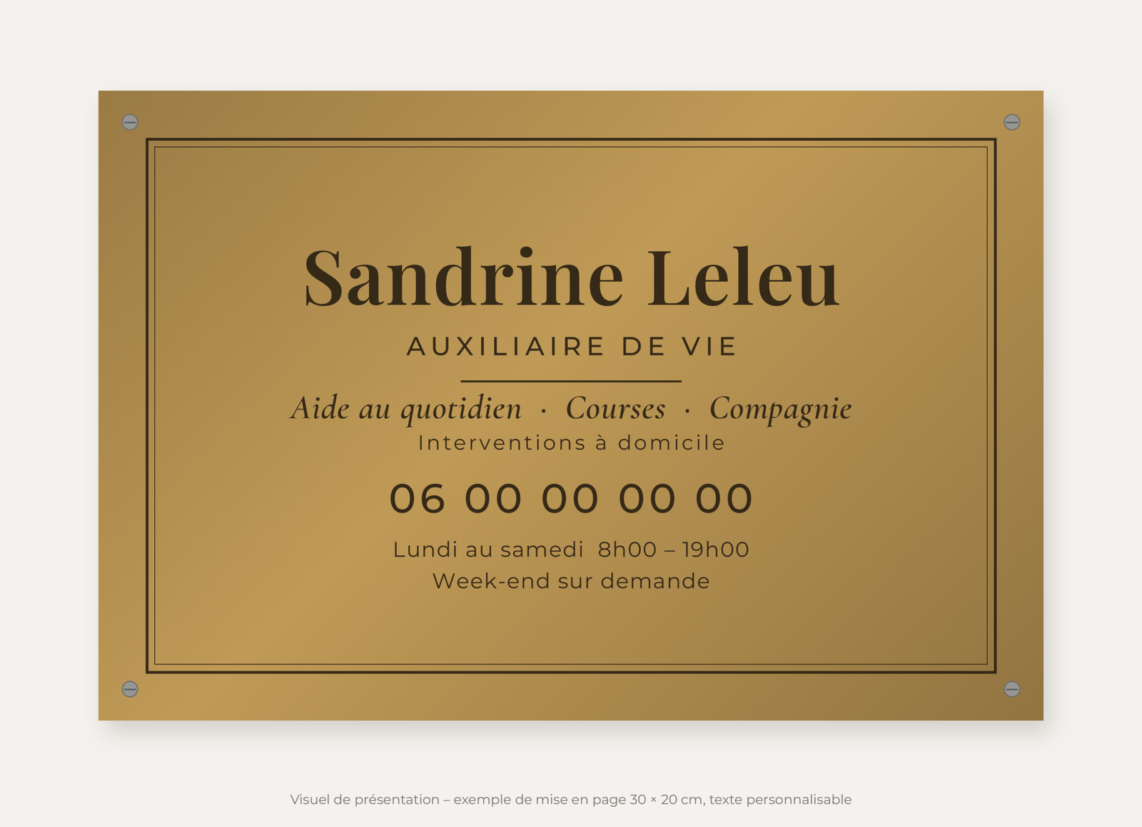 Plaque auxiliaire de vie personnalisée en plexiglas or vieilli 30 × 20 cm, exemple au nom de Sandrine Leleu