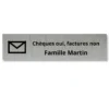 Plaque boîte aux lettres humour argent brossé gravée « Chèques oui, factures non » et Famille Martin, avec une enveloppe