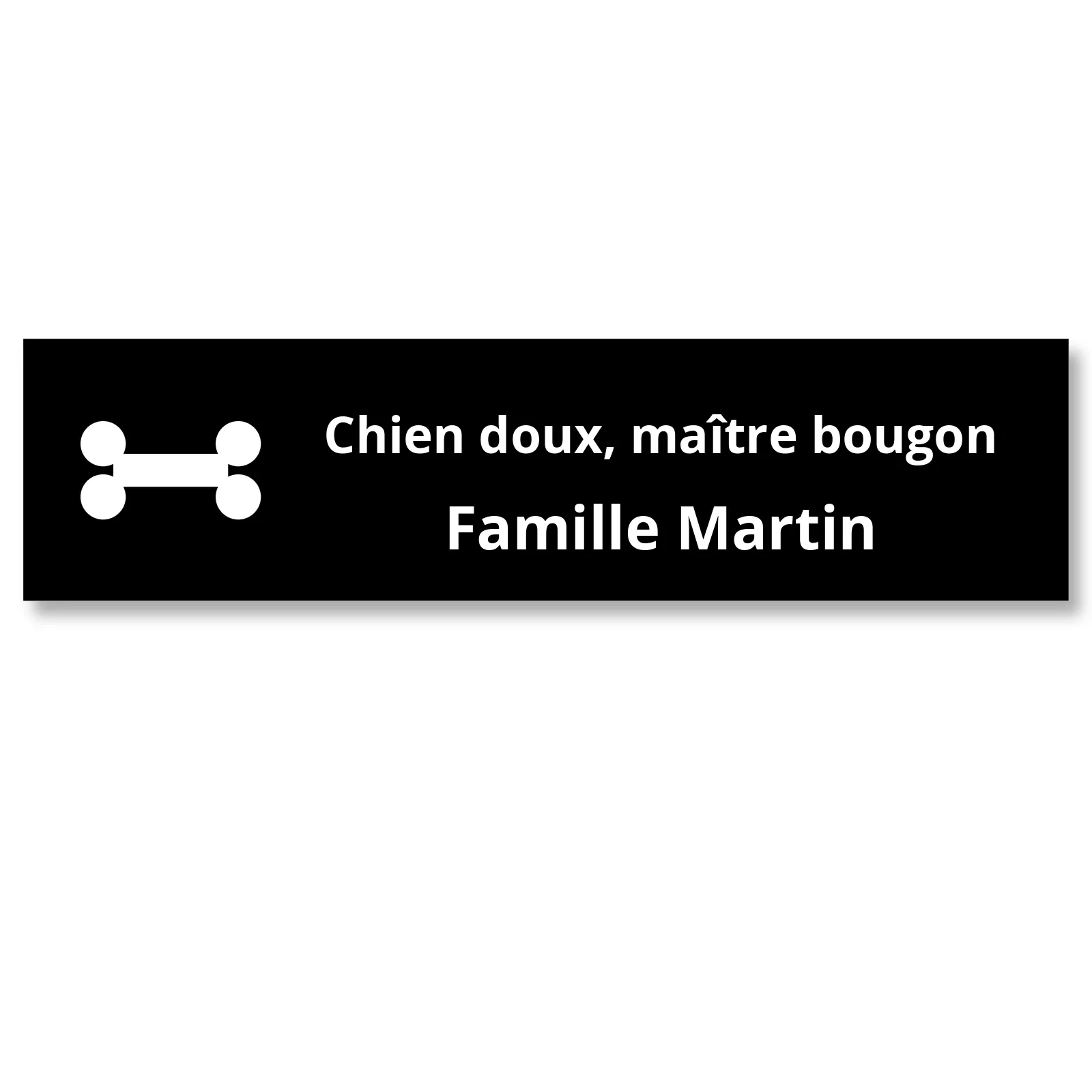 Plaque boîte aux lettres humour noir, texte blanc gravée « Chien doux, maître bougon » et Famille Martin