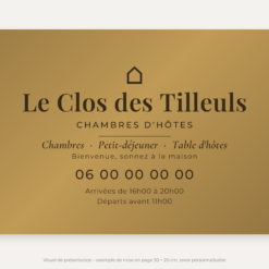 Plaque chambre d'hôtes personnalisée en plexiglas or vieilli 30 × 20 cm, exemple au nom de Le Clos des Tilleuls