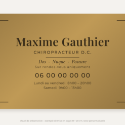 Plaque chiropracteur personnalisée en plexiglas or vieilli 30 × 20 cm, exemple au nom de Maxime Gauthier