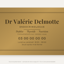 Plaque endocrinologue personnalisée en plexiglas or vieilli 25 × 15 cm, exemple au nom de Dr Valérie Delmotte