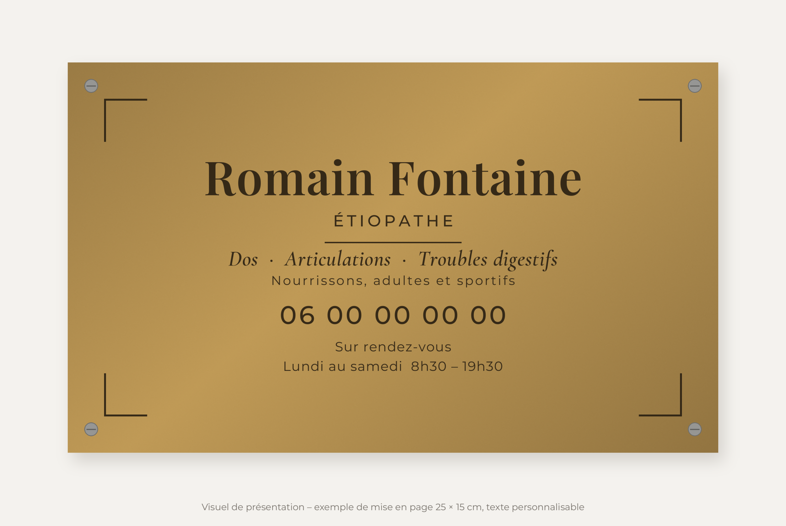 Plaque étiopathe personnalisée en plexiglas or vieilli 25 × 15 cm, exemple au nom de Romain Fontaine