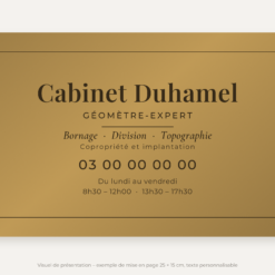 Plaque géomètre personnalisée en plexiglas or vieilli 25 × 15 cm, exemple au nom de Cabinet Duhamel