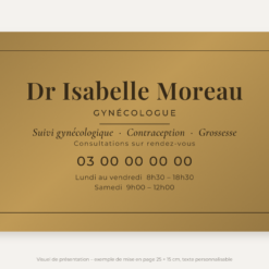 Plaque gynécologue personnalisée en plexiglas or vieilli 25 × 15 cm, exemple au nom de Dr Isabelle Moreau