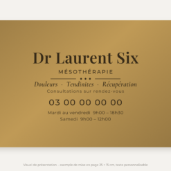 Plaque mésothérapeute personnalisée en plexiglas or vieilli 25 × 15 cm, exemple au nom de Dr Laurent Six