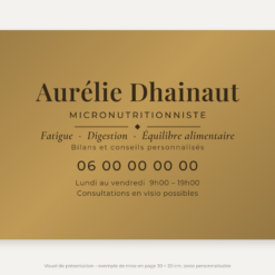 Plaque micronutritionniste personnalisée en plexiglas or vieilli 30 × 20 cm, exemple au nom de Aurélie Dhainaut