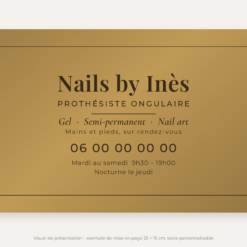 Plaque prothésiste ongulaire personnalisée en plexiglas or vieilli 25 × 15 cm, exemple au nom de Nails by Inès