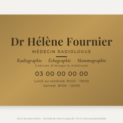 Plaque radiologue personnalisée en plexiglas or vieilli 25 × 15 cm, exemple au nom de Dr Hélène Fournier