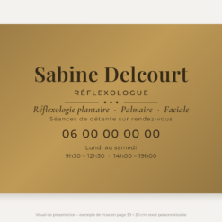 Plaque réflexologue personnalisée en plexiglas or vieilli 30 × 20 cm, exemple au nom de Sabine Delcourt