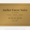 Plaque tatoueur personnalisée en plexiglas or vieilli 30 × 20 cm, exemple au nom de Atelier Encre Noire