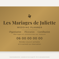 Plaque wedding planner personnalisée en plexiglas or vieilli 30 × 20 cm, exemple au nom de Les Mariages de Juliette